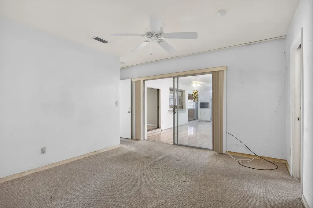 2540 NW 34th Terrace Lauderdale Lakes FL 33311