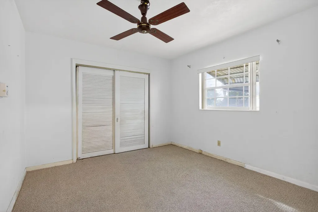 2540 NW 34th Terrace Lauderdale Lakes FL 33311
