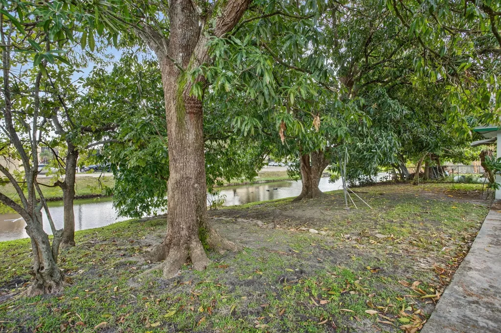 2540 NW 34th Terrace Lauderdale Lakes FL 33311