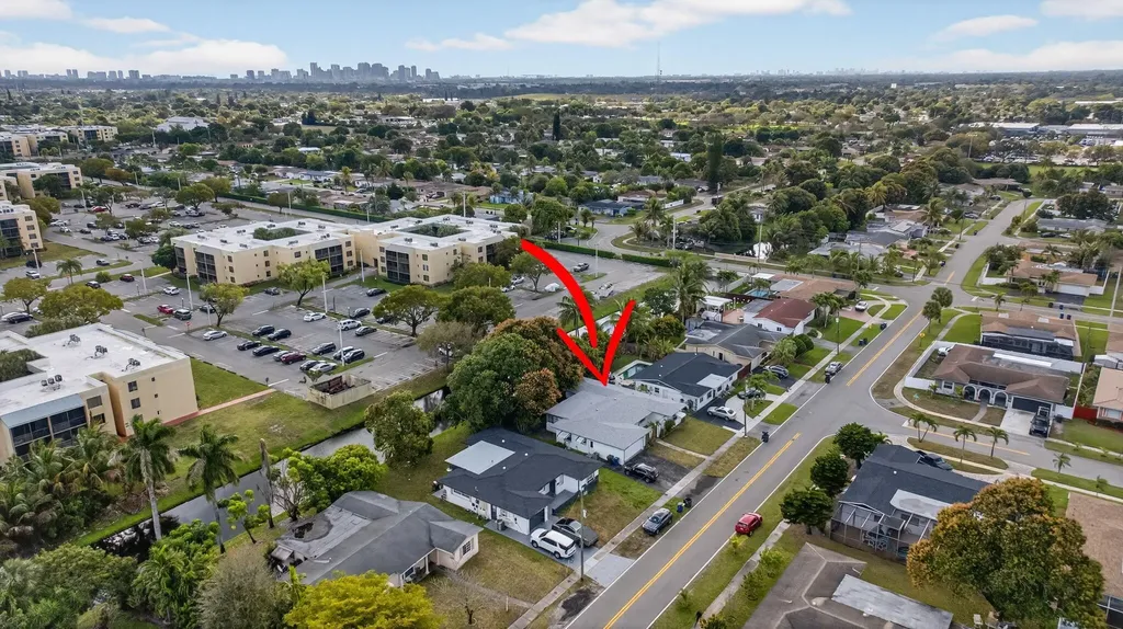 2540 NW 34th Terrace Lauderdale Lakes FL 33311