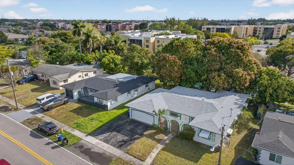 2540 NW 34th Terrace Lauderdale Lakes FL 33311