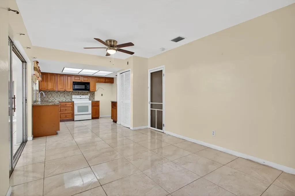 2540 NW 34th Terrace Lauderdale Lakes FL 33311