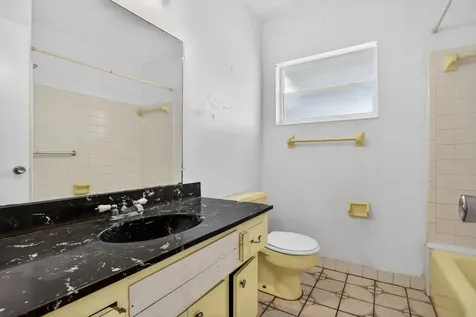 2540 NW 34th Terrace Lauderdale Lakes FL 33311
