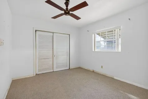 2540 NW 34th Terrace Lauderdale Lakes FL 33311