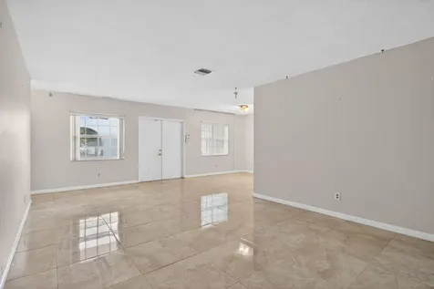 2540 NW 34th Terrace Lauderdale Lakes FL 33311