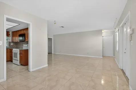 2540 NW 34th Terrace Lauderdale Lakes FL 33311