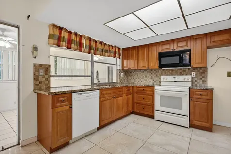 2540 NW 34th Terrace Lauderdale Lakes FL 33311