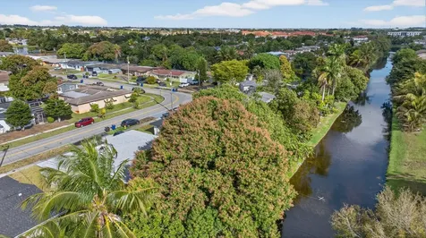 2540 NW 34th Terrace Lauderdale Lakes FL 33311