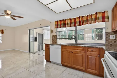 2540 NW 34th Terrace Lauderdale Lakes FL 33311
