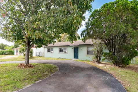 1218 Giller Avenue Mangonia Park FL 33407