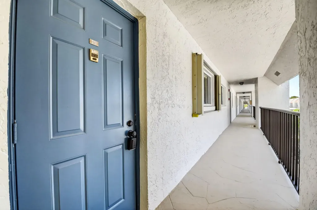 2975 SW 22nd Avenue Delray Beach FL 33445
