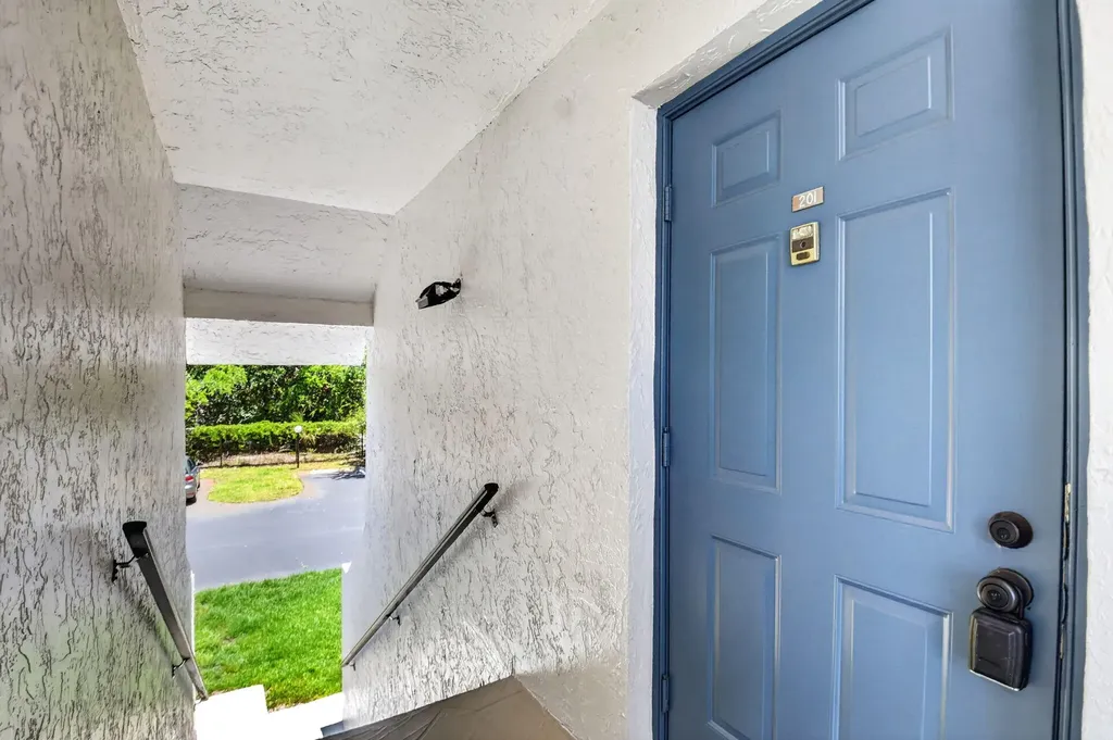 2975 SW 22nd Avenue Delray Beach FL 33445