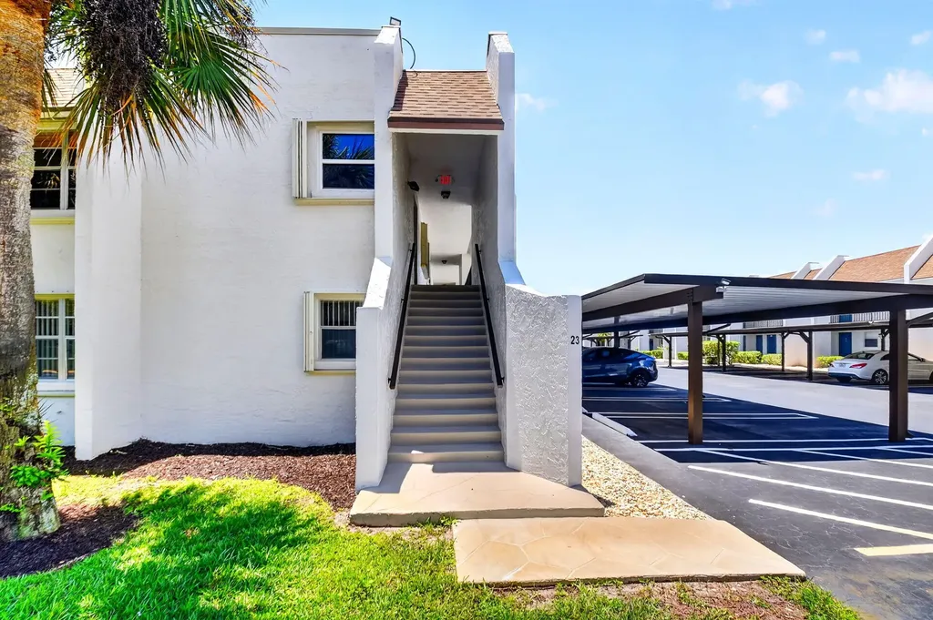 2975 SW 22nd Avenue Delray Beach FL 33445
