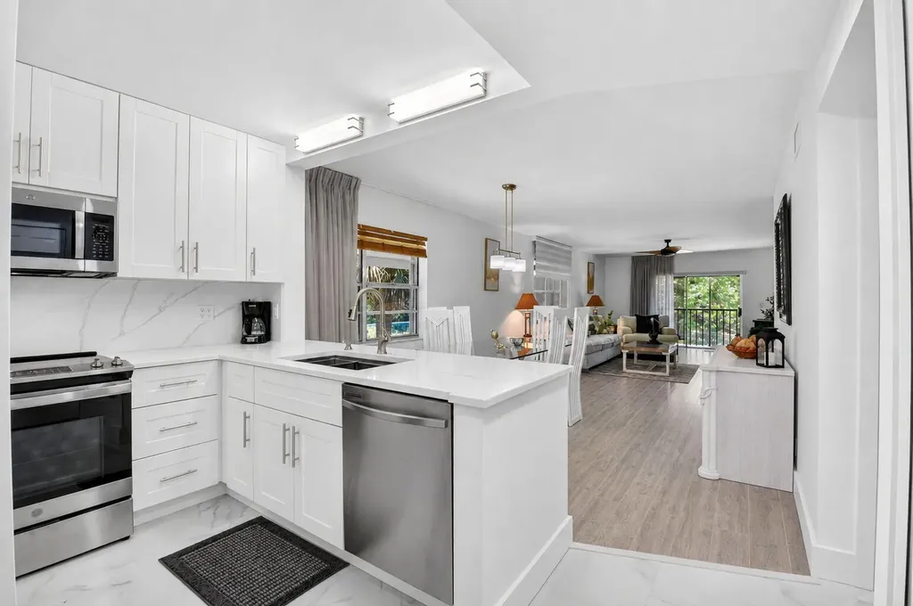 2975 SW 22nd Avenue Delray Beach FL 33445