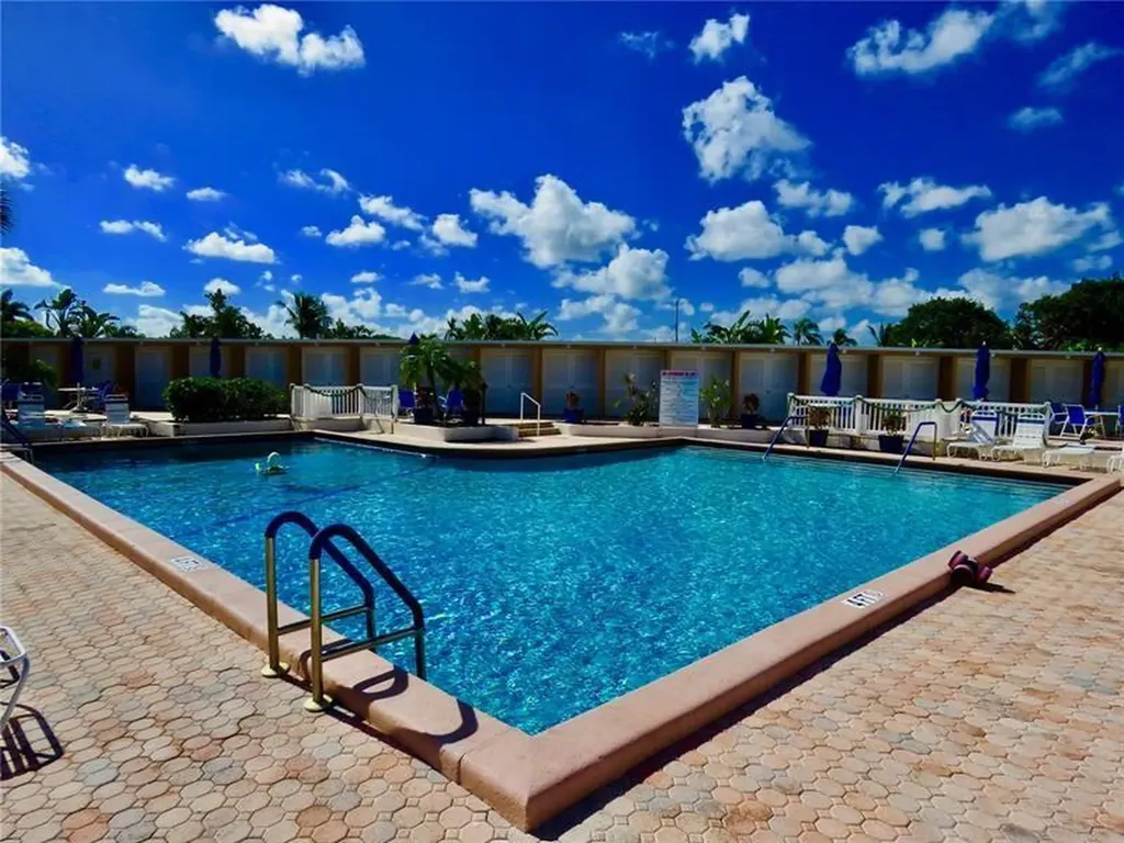 2210 NE 67th Street Fort Lauderdale FL 33308