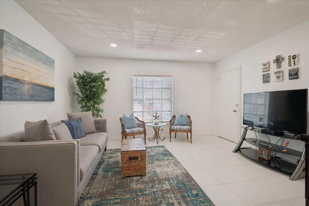 2210 NE 67th Street Fort Lauderdale FL 33308