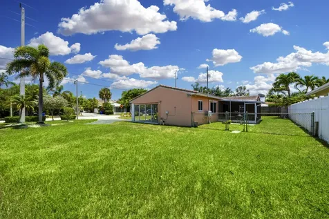 4511 Seagrape Drive Lauderdale By The Sea FL 33308