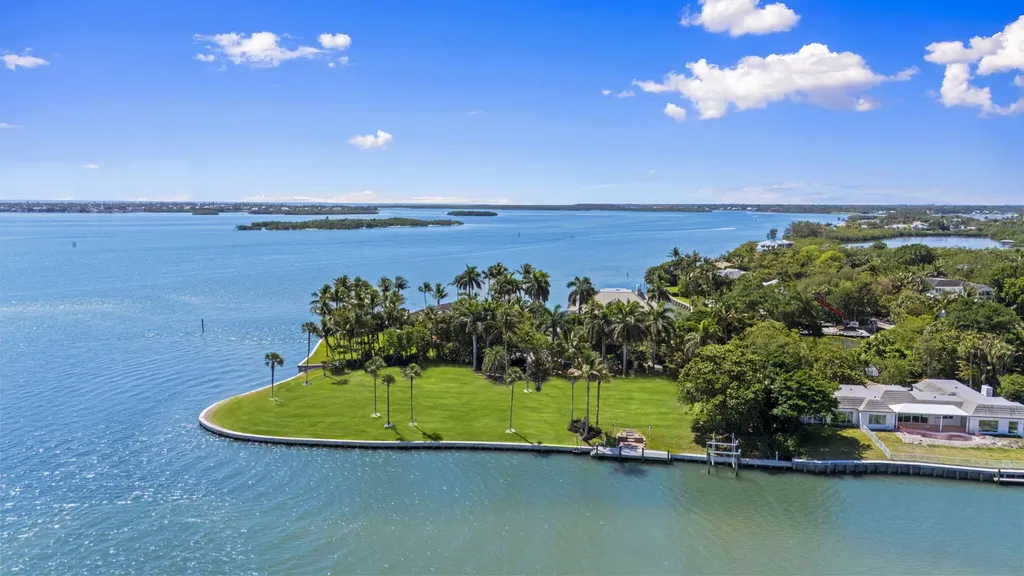 6 Timor Street Sewalls Point FL 34996