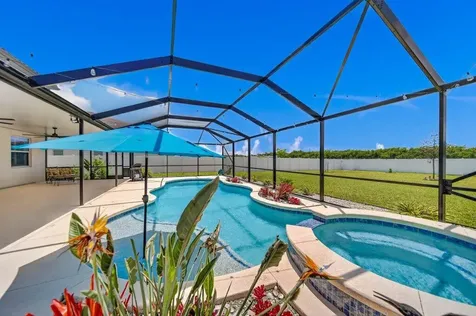 7528 NW Deysbrook Lane Port St Lucie FL 34987