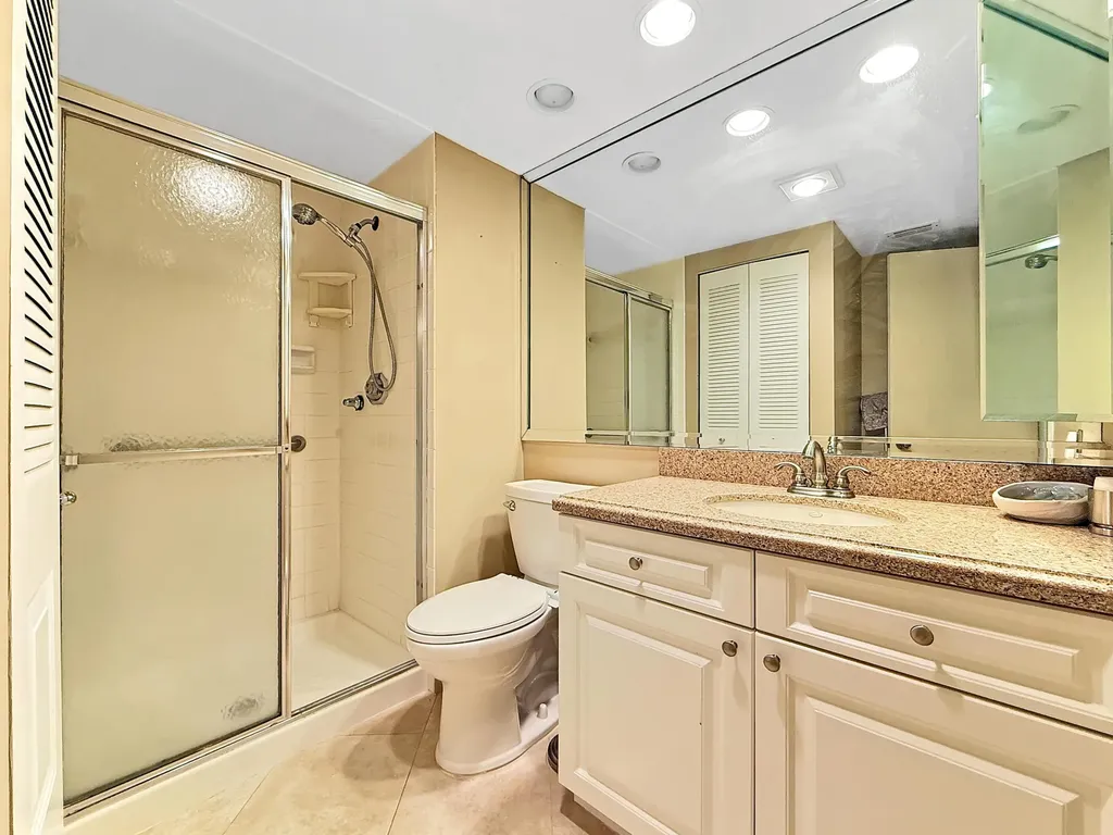 9285 Vista Del Lago Boca Raton FL 33428
