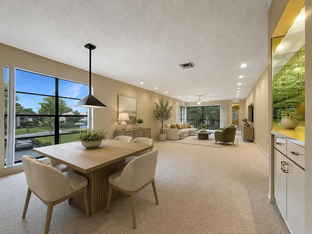 9285 Vista Del Lago Boca Raton FL 33428