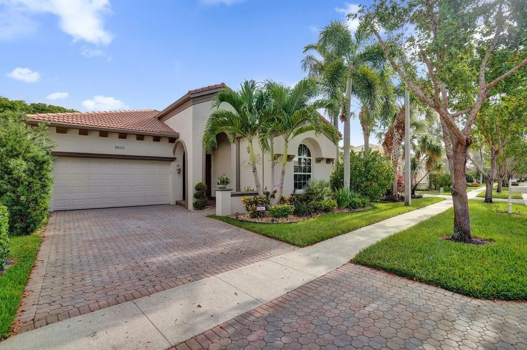 9625 Via Elegante Wellington FL 33411