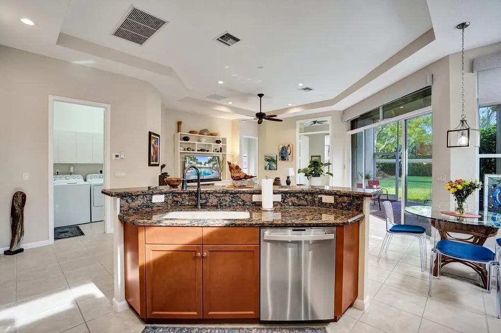 9625 Via Elegante Wellington FL 33411
