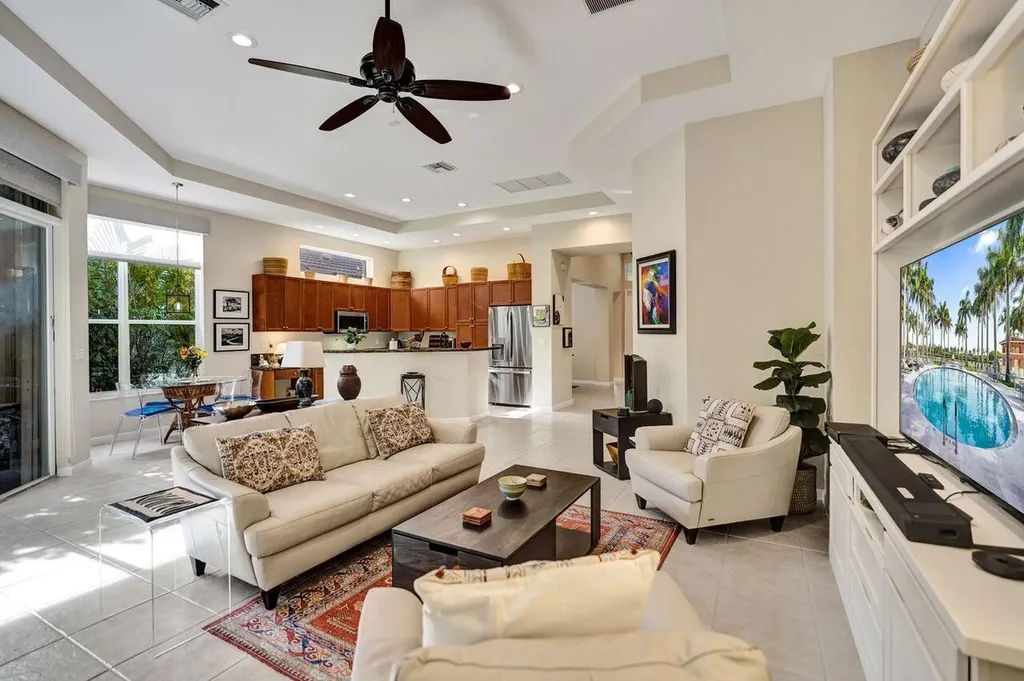 9625 Via Elegante Wellington FL 33411