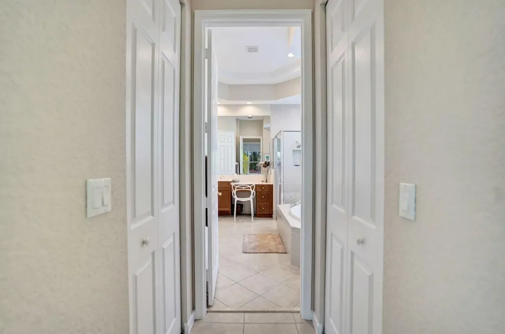 9625 Via Elegante Wellington FL 33411