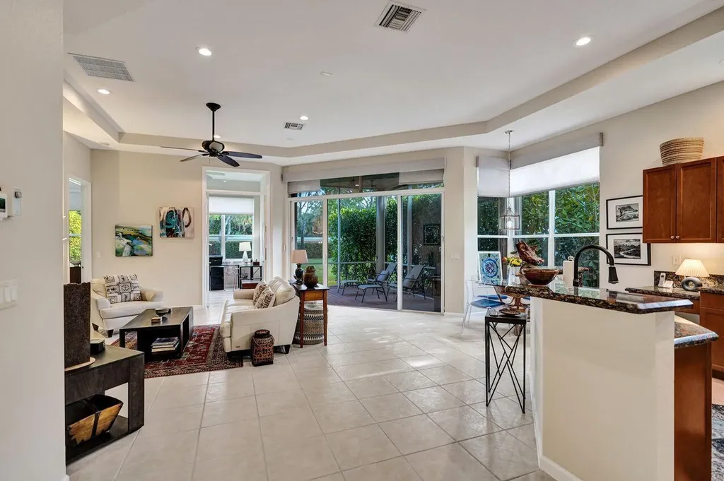 9625 Via Elegante Wellington FL 33411