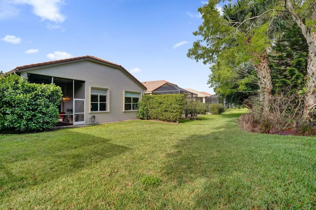 9625 Via Elegante Wellington FL 33411
