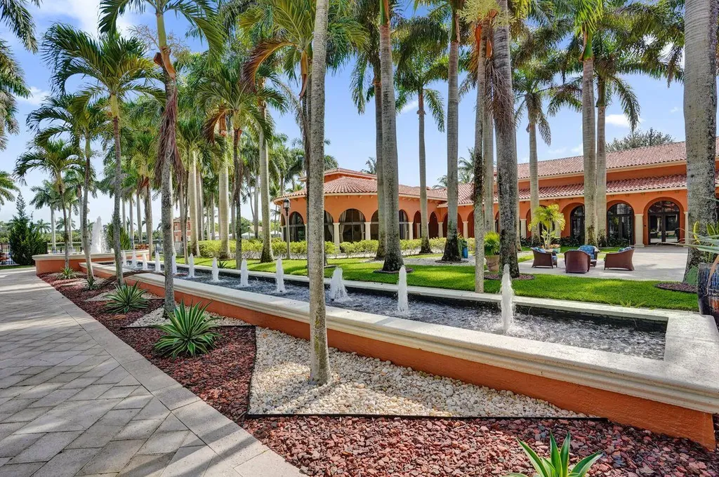 9625 Via Elegante Wellington FL 33411