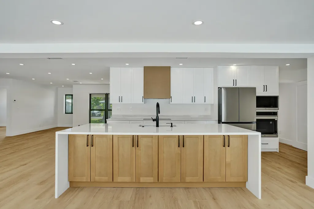 669 SW 3rd Street Boca Raton FL 33486