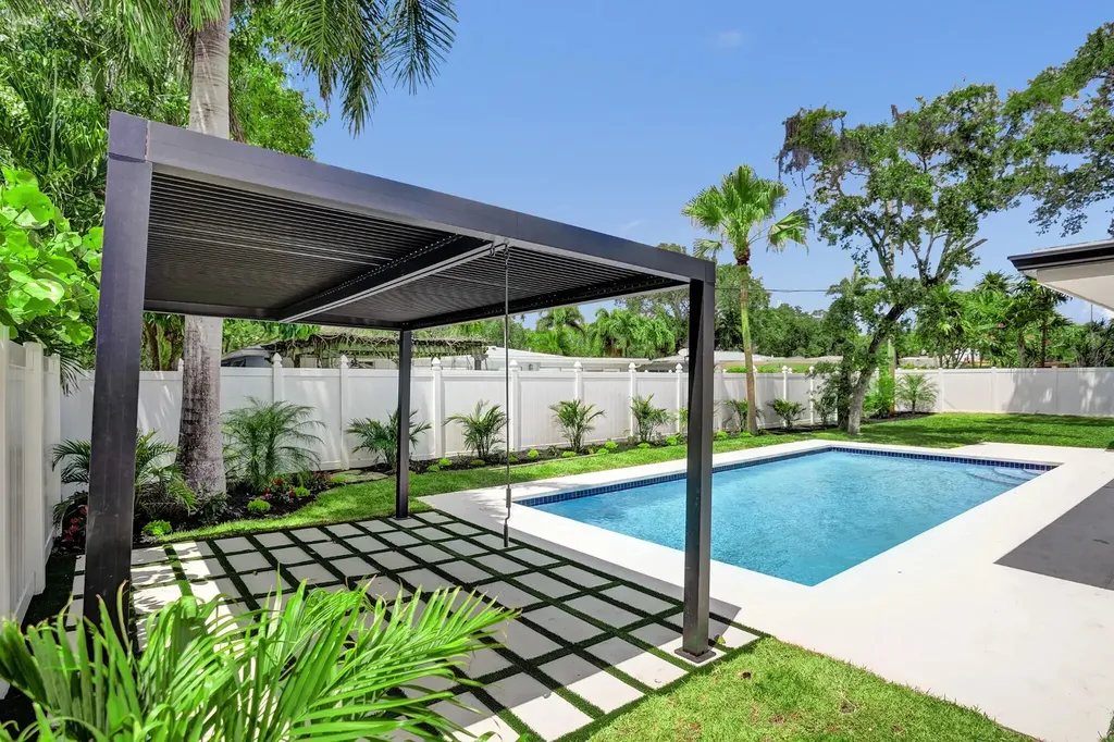 669 SW 3rd Street Boca Raton FL 33486