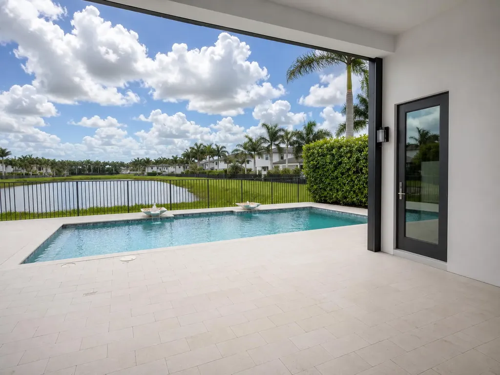 17370 Santaluce Manor Boca Raton FL 33496