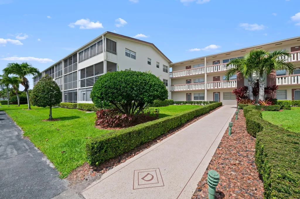 148 Preston Way Boca Raton FL 33434
