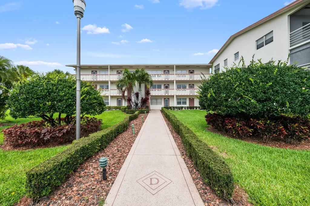 148 Preston Way Boca Raton FL 33434