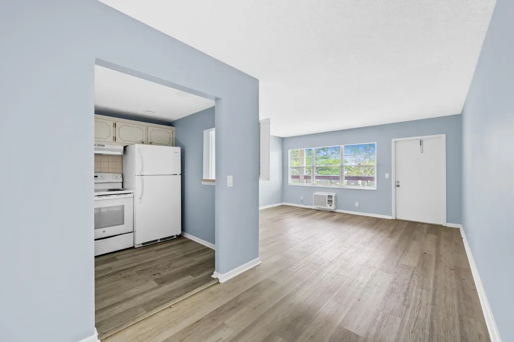 148 Preston Way Boca Raton FL 33434