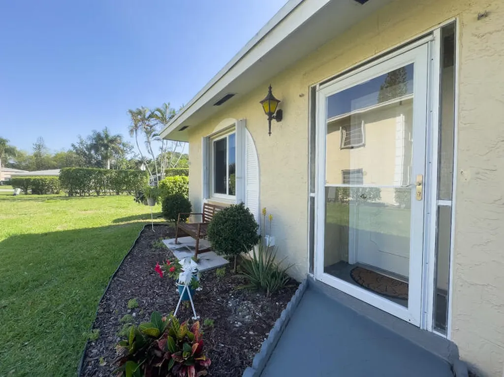 13787 Flora Place Delray Beach FL 33484
