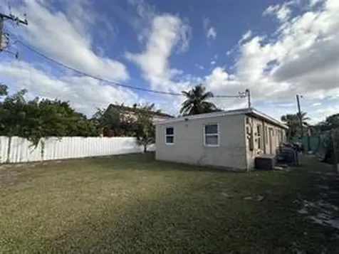 728 SW 6th Street Dania Beach FL 33004