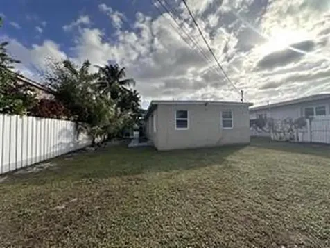 728 SW 6th Street Dania Beach FL 33004