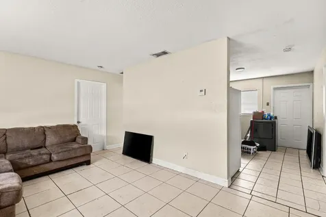 1205 Ave K Fort Pierce FL 34950