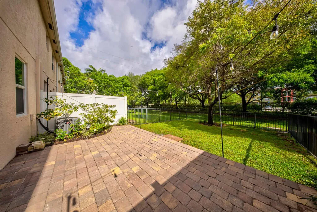 6463 Azura Lake Road Lake Worth FL 33463