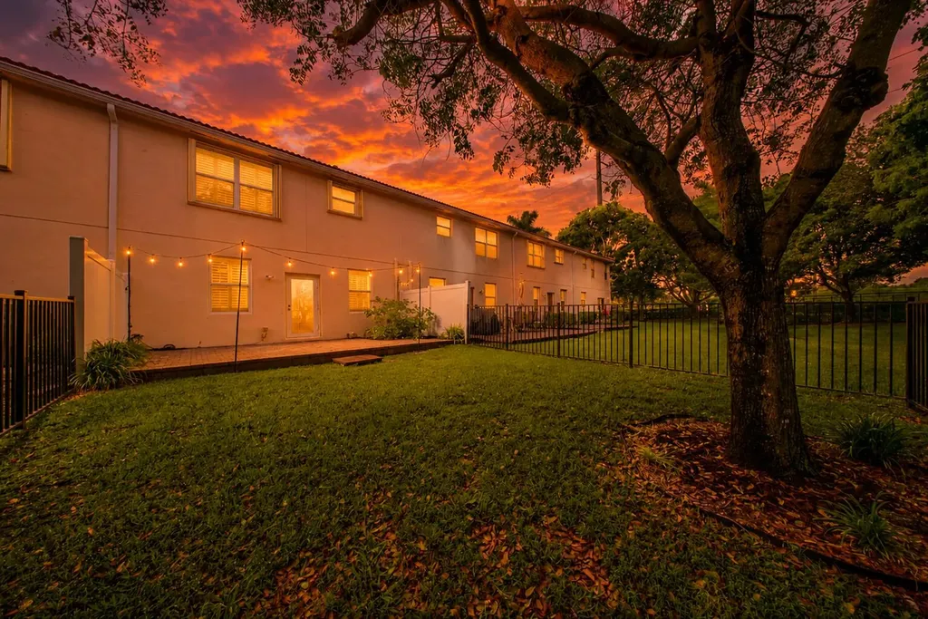 6463 Azura Lake Road Lake Worth FL 33463