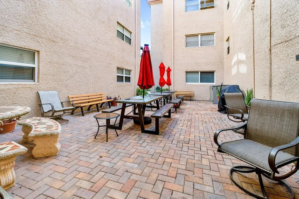 2615 NE 1st Court Boynton Beach FL 33435