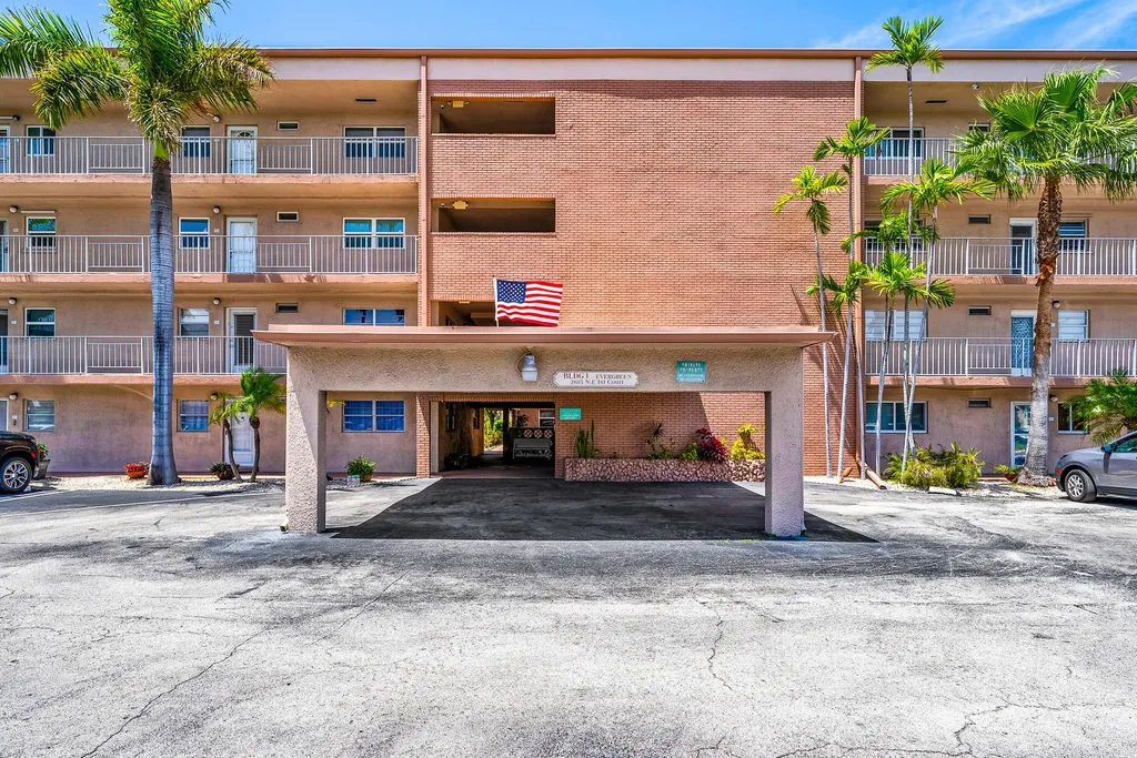 2615 NE 1st Court Boynton Beach FL 33435