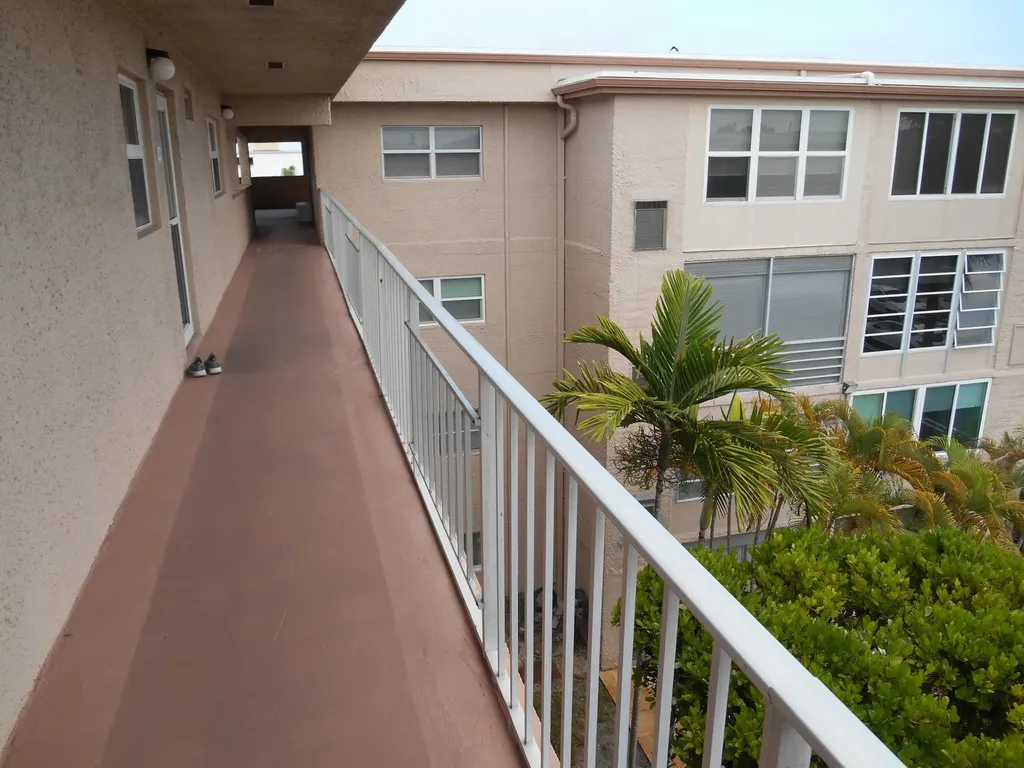 2615 NE 1st Court Boynton Beach FL 33435