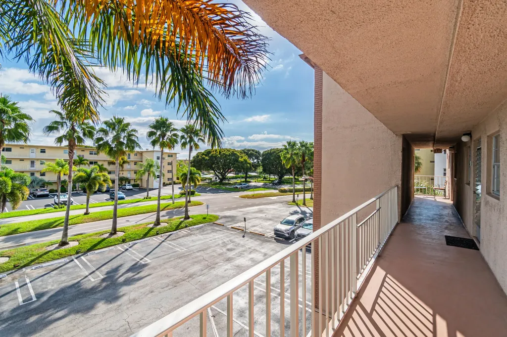 2615 NE 1st Court Boynton Beach FL 33435