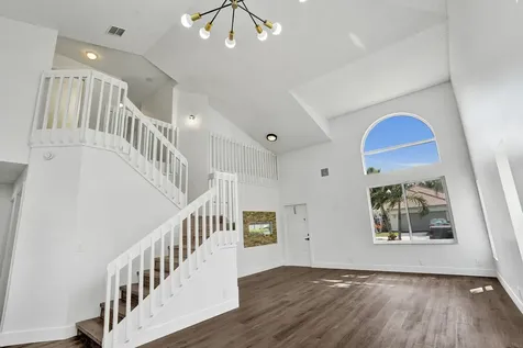 8865 Lake Park Circle S Davie FL 33328