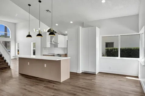 8865 Lake Park Circle S Davie FL 33328
